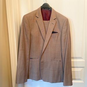 38R Beige Crossed Hatched Suit from Mexx